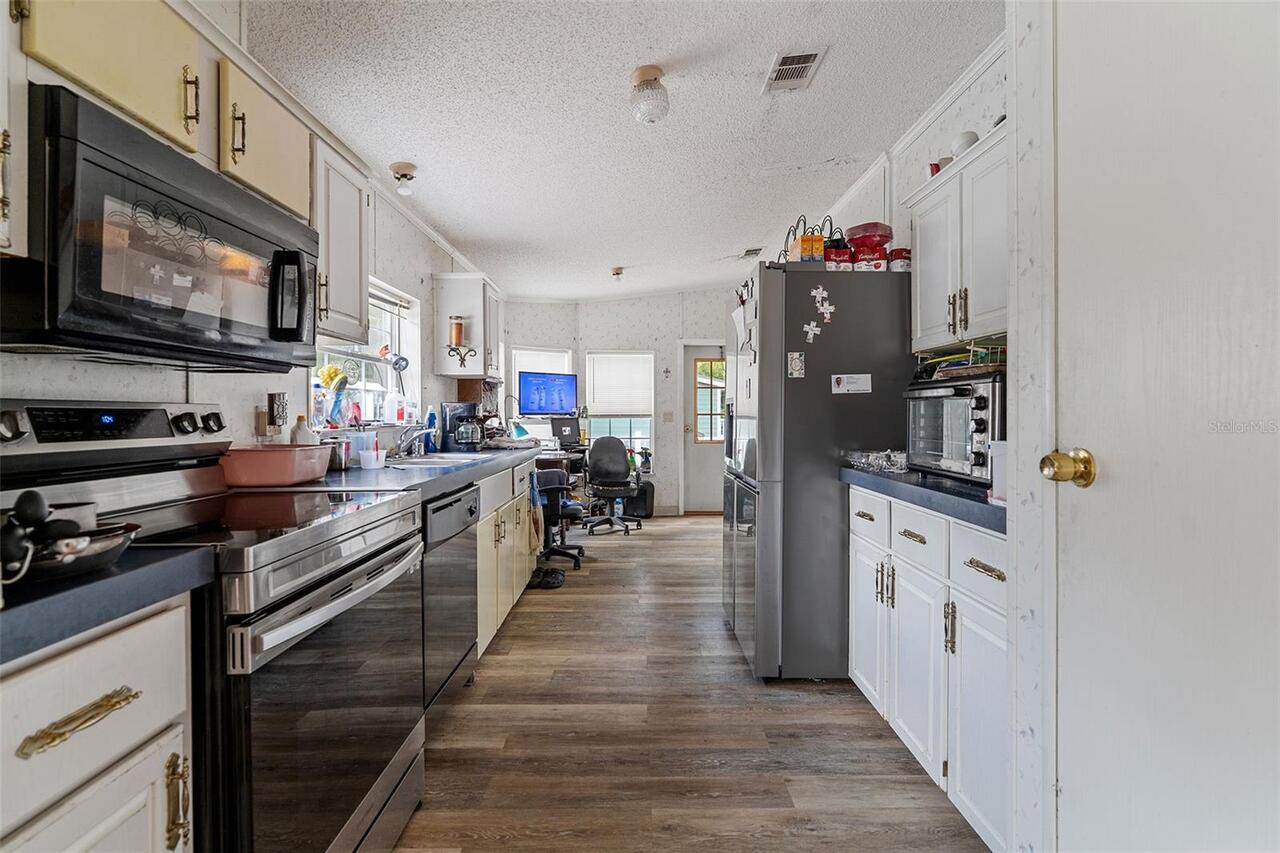 Listing Photo 18