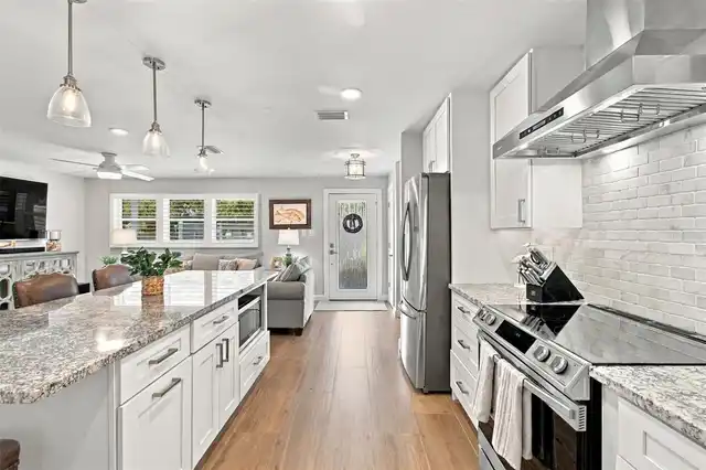 Listing Photo 11