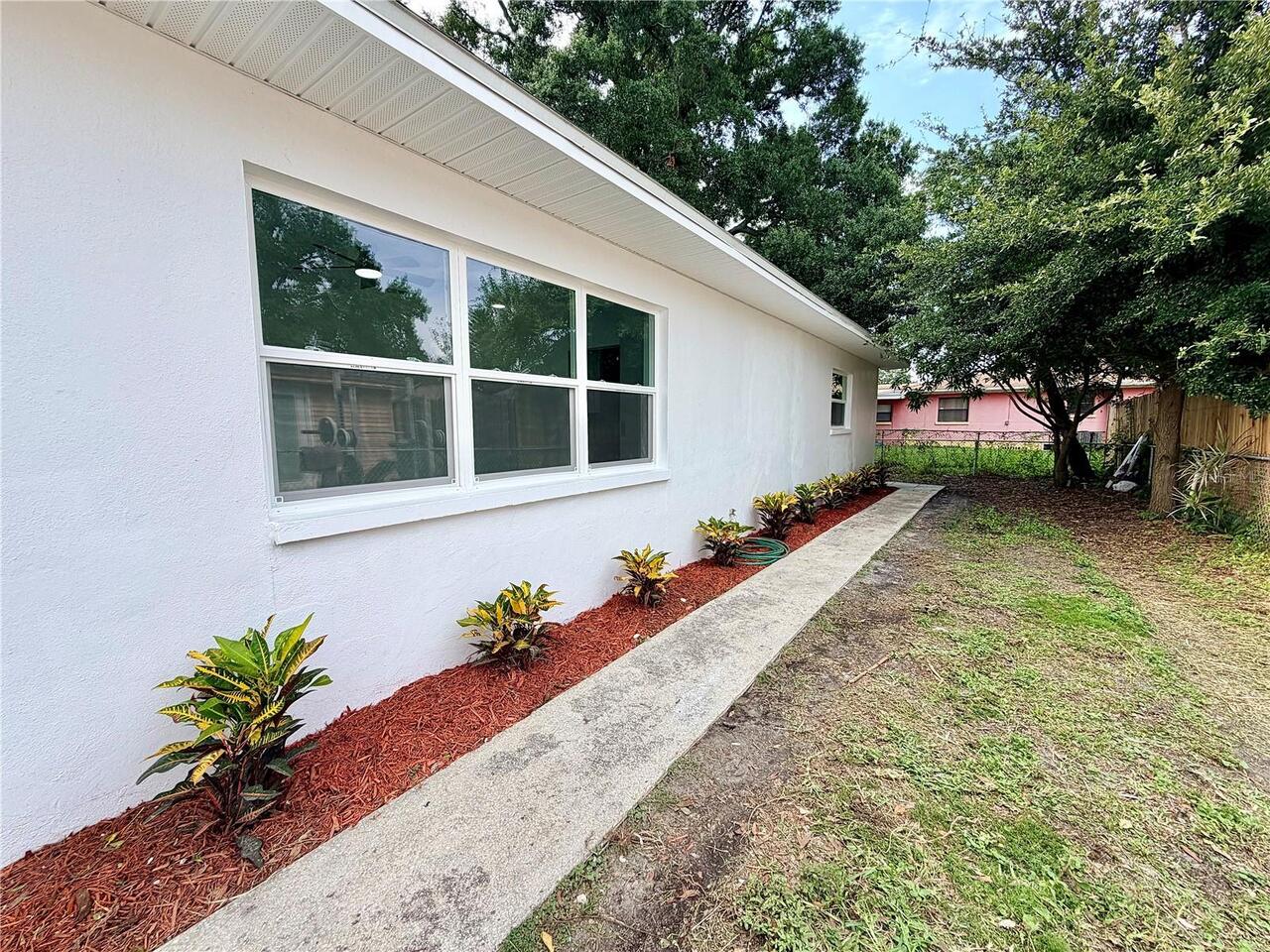 Listing Photo 9