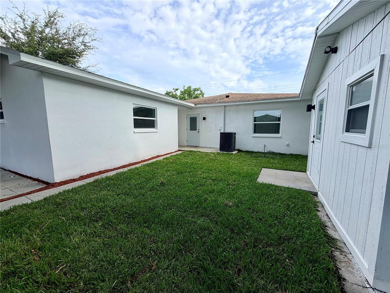 Listing Photo 12