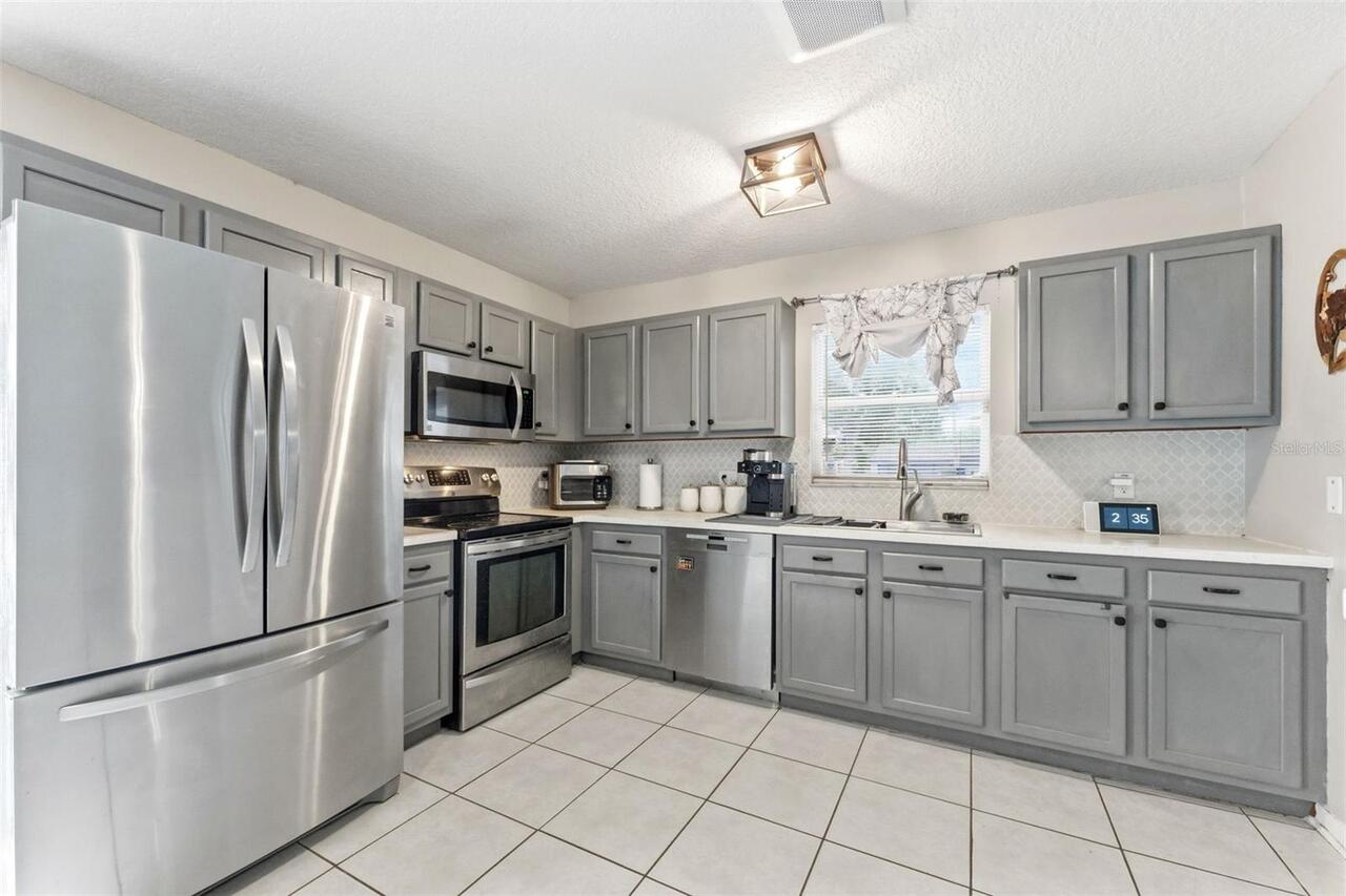Listing Photo 10