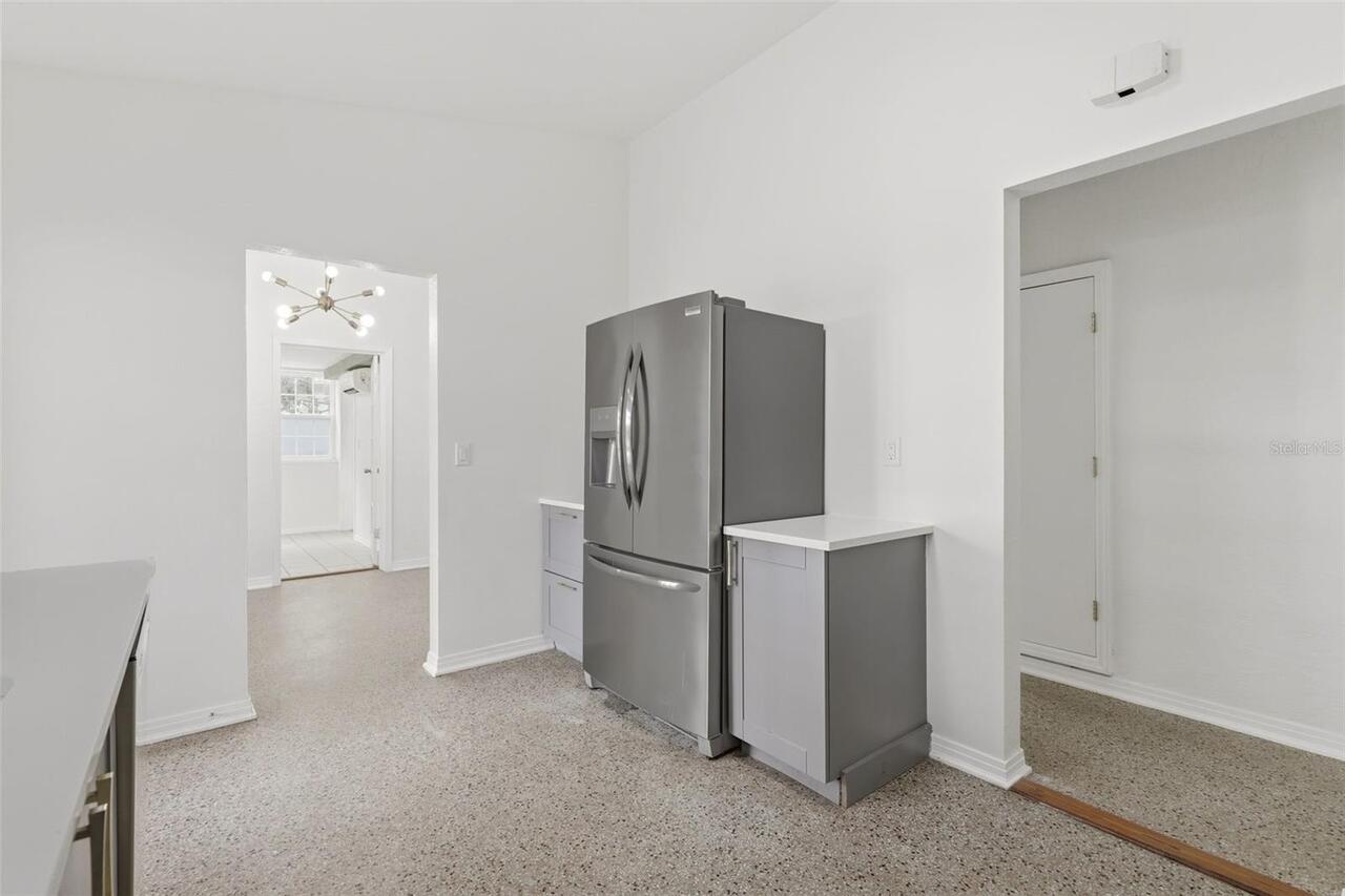 Listing Photo 12