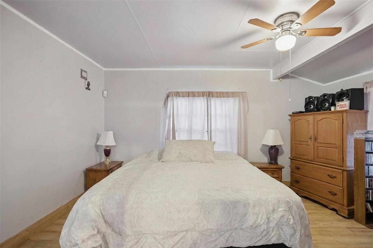 Listing Photo 11