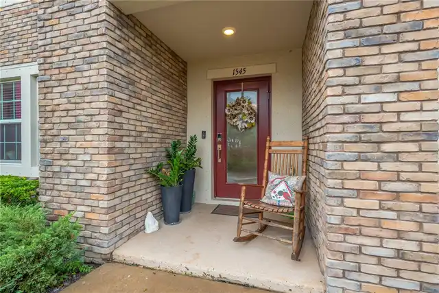 Listing Photo 7