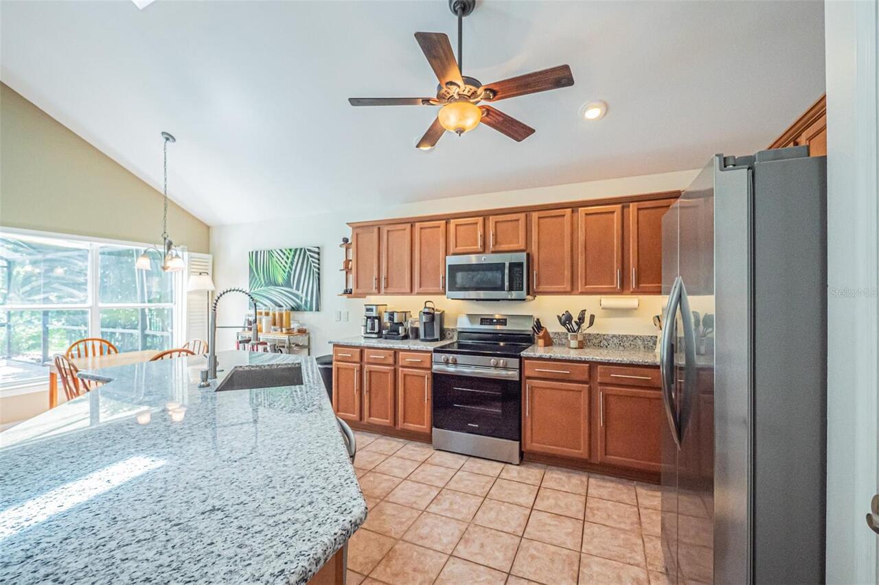 Listing Photo 12