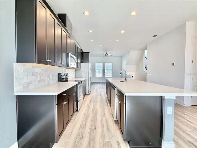 Listing Photo 11