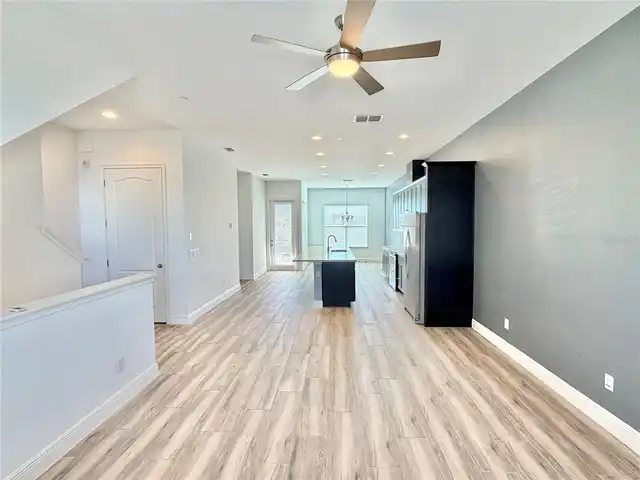 Listing Photo 14