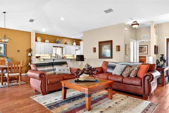 Listing Photo 7
