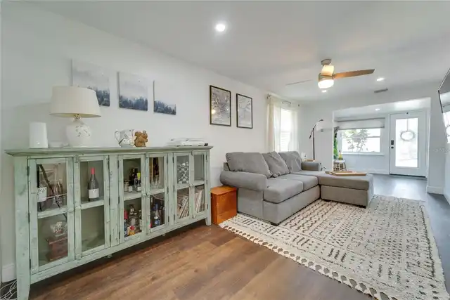Listing Photo 11