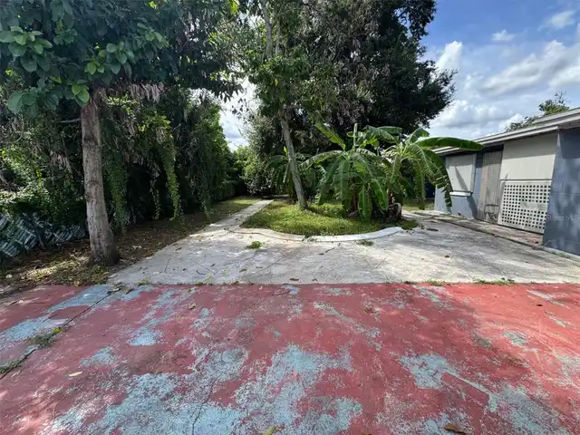 Listing Photo 8