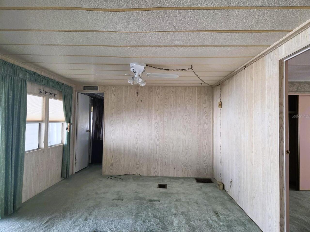 Listing Photo 11