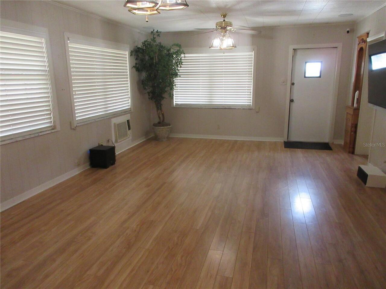 Listing Photo 14