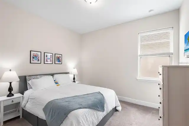 Listing Photo 10