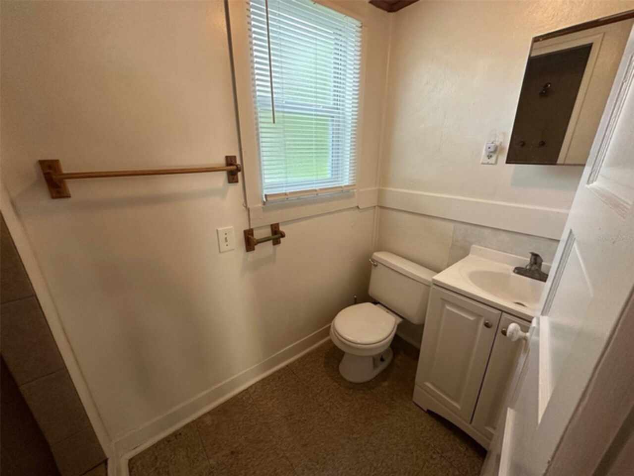 Listing Photo 9