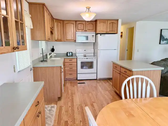 Listing Photo 6