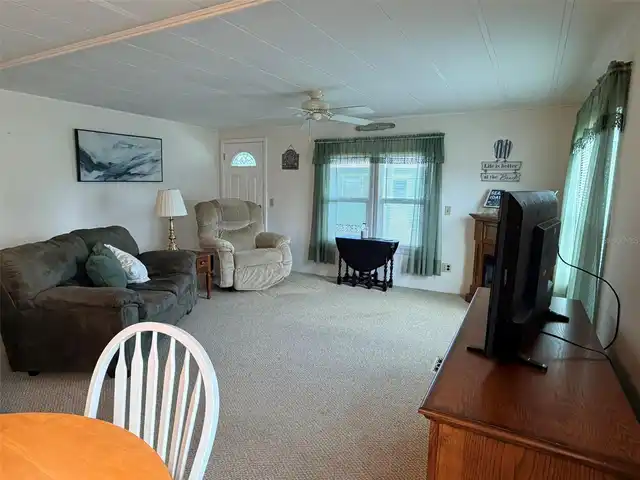 Listing Photo 8