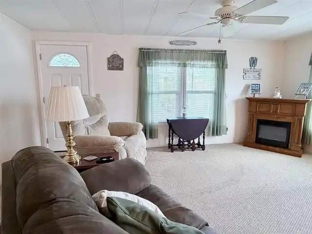 Listing Photo 9