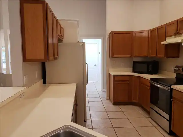 Listing Photo 10
