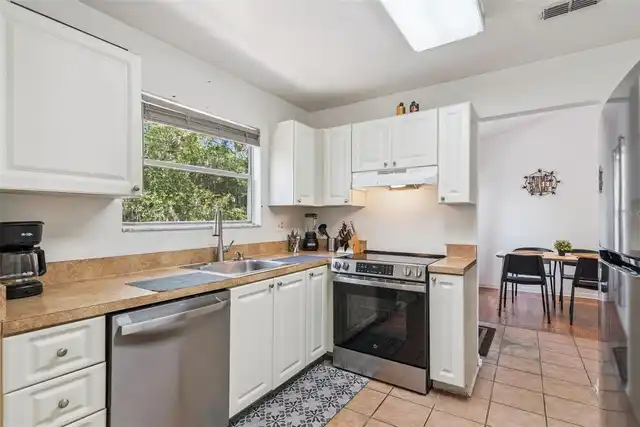 Listing Photo 9