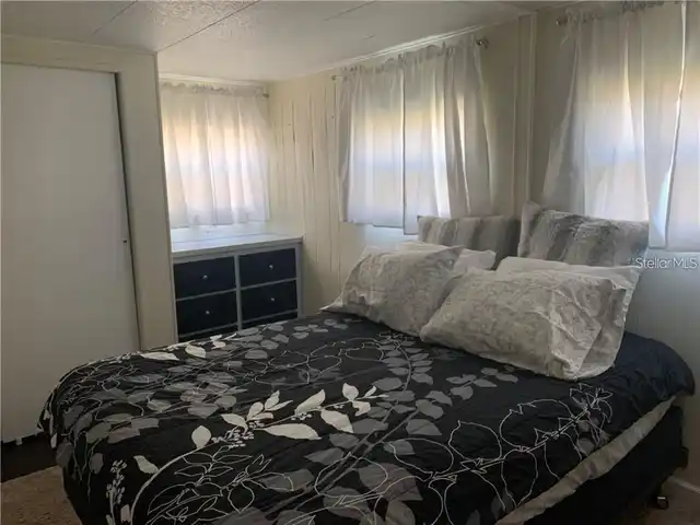 Listing Photo 9
