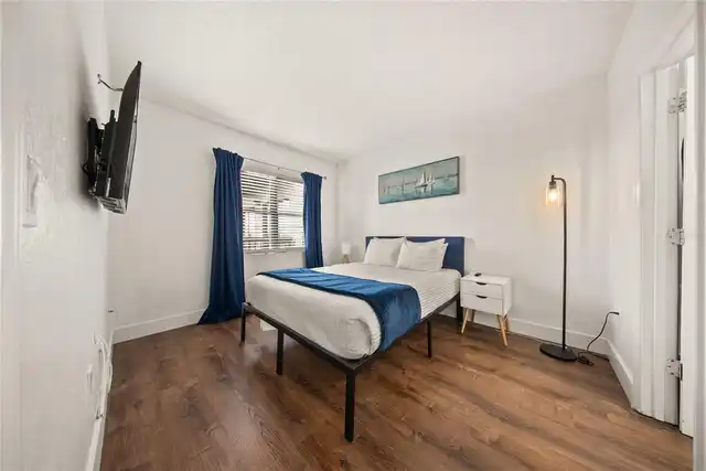 Listing Photo 10