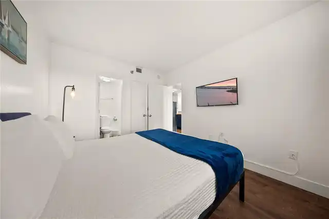 Listing Photo 12