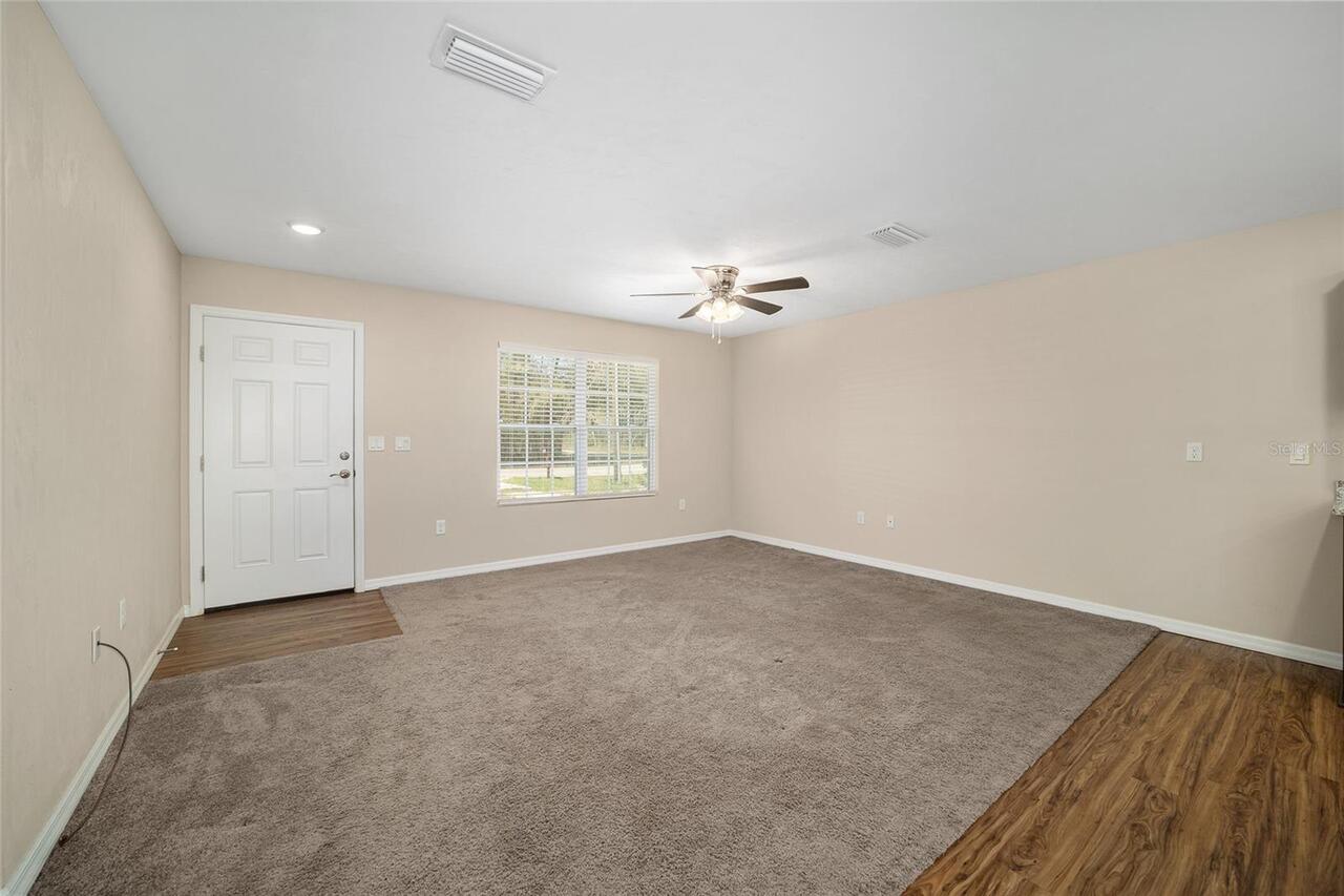 Listing Photo 12