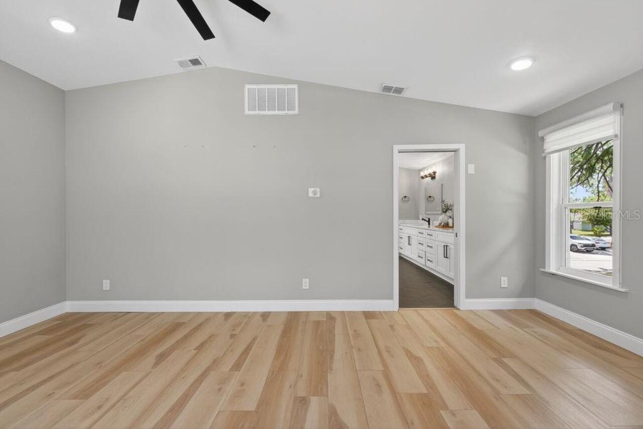 Listing Photo 33