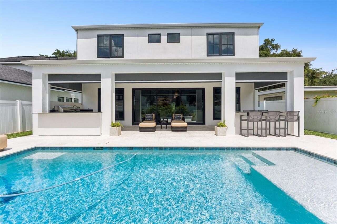 5BR, Home, 4BA, $1,800,000
Read More