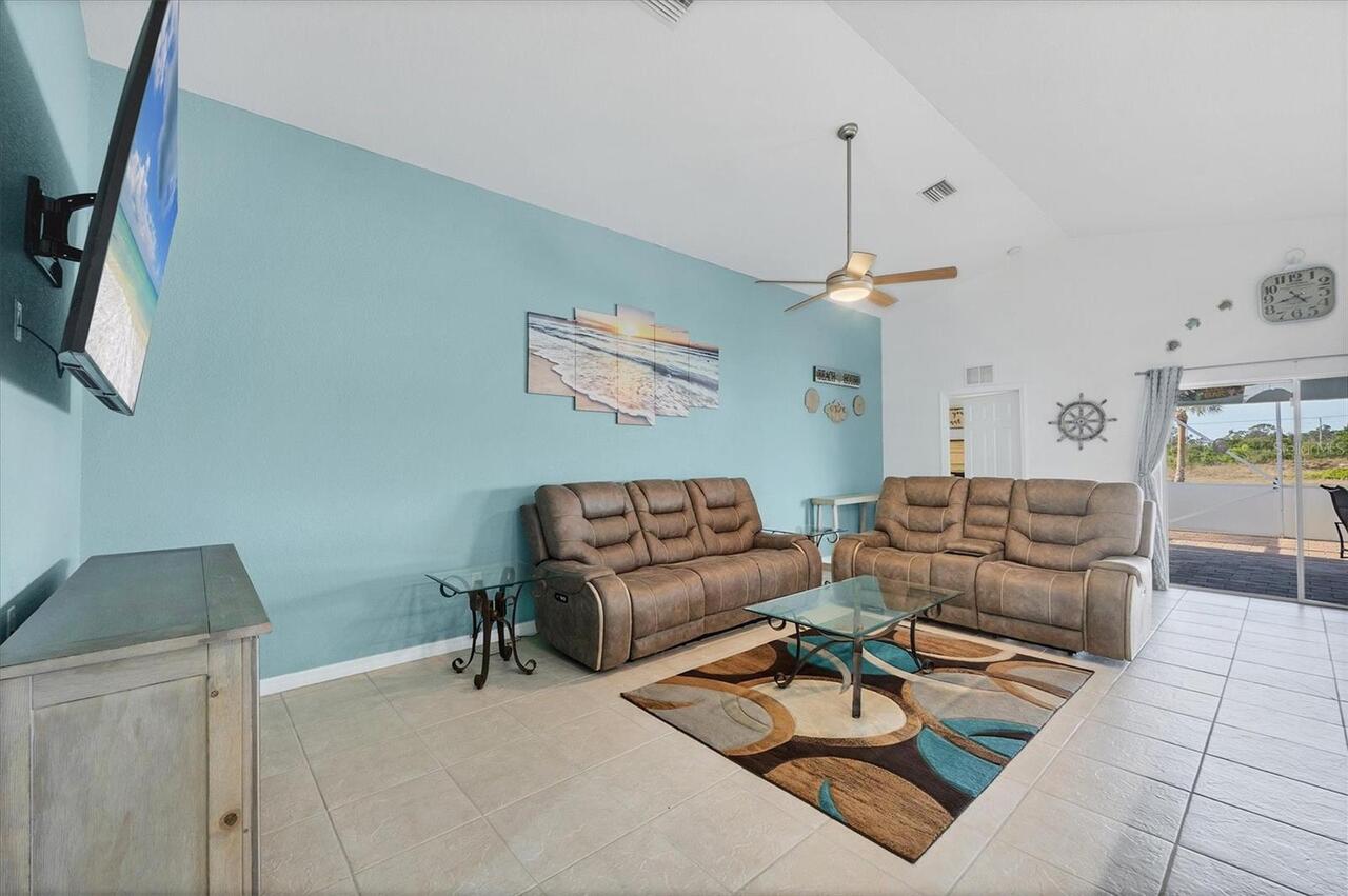 Listing Photo 12