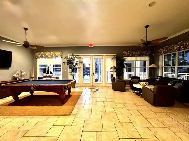 Listing Photo 10