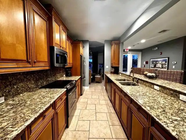 Listing Photo 12