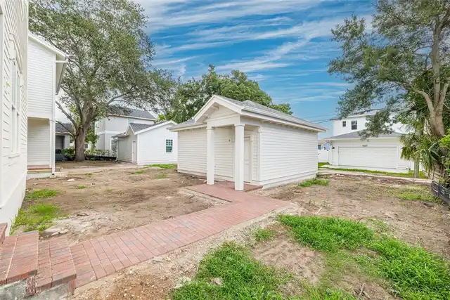 Listing Photo 6