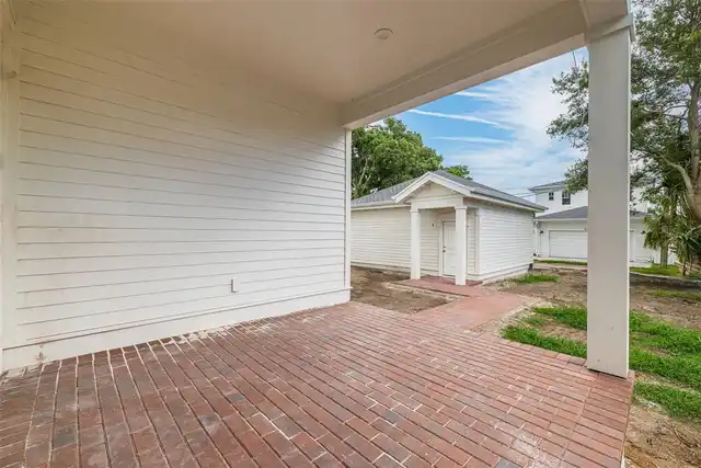 Listing Photo 7