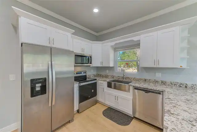 Listing Photo 10