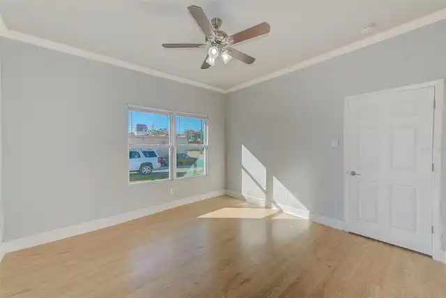 Listing Photo 17