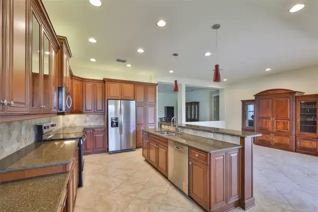 Listing Photo 10