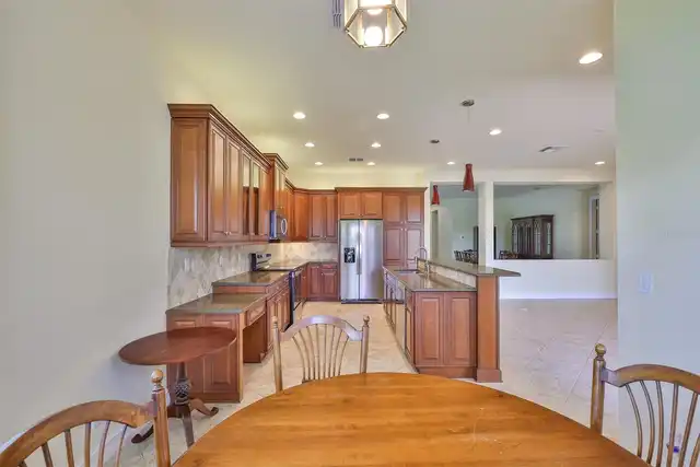 Listing Photo 12