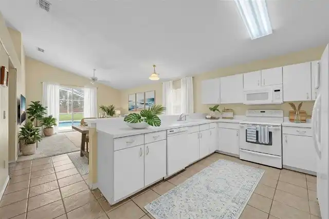 Listing Photo 7