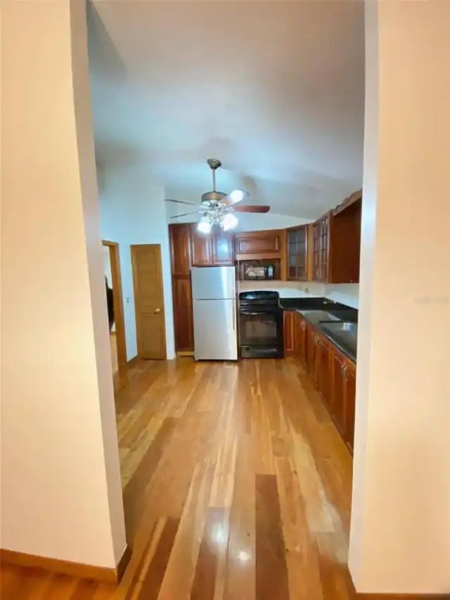 Listing Photo 10
