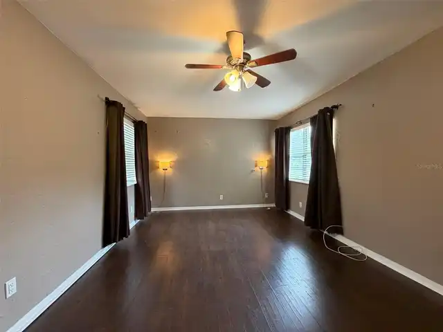 Listing Photo 10