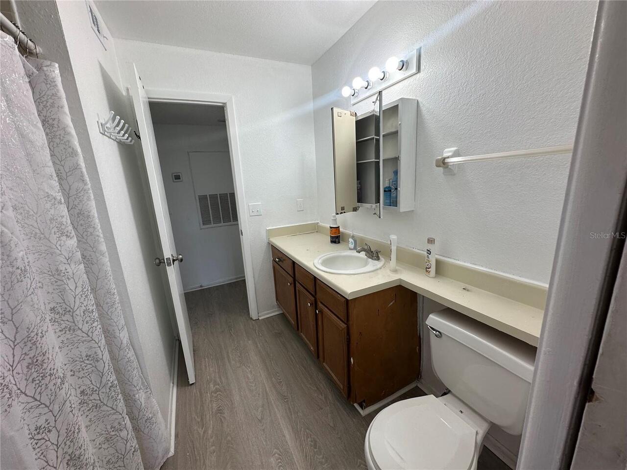 Listing Photo 12