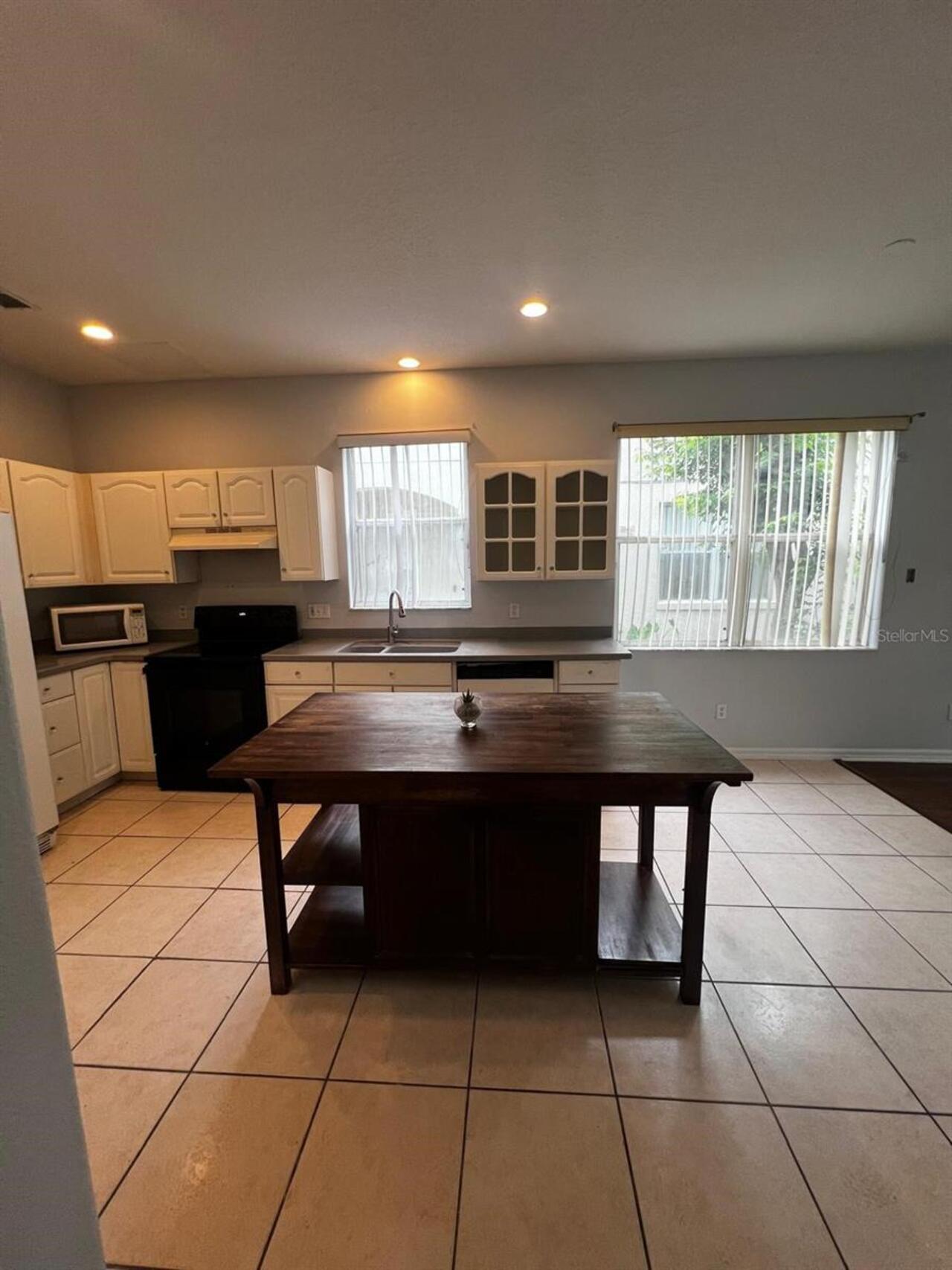Listing Photo 11