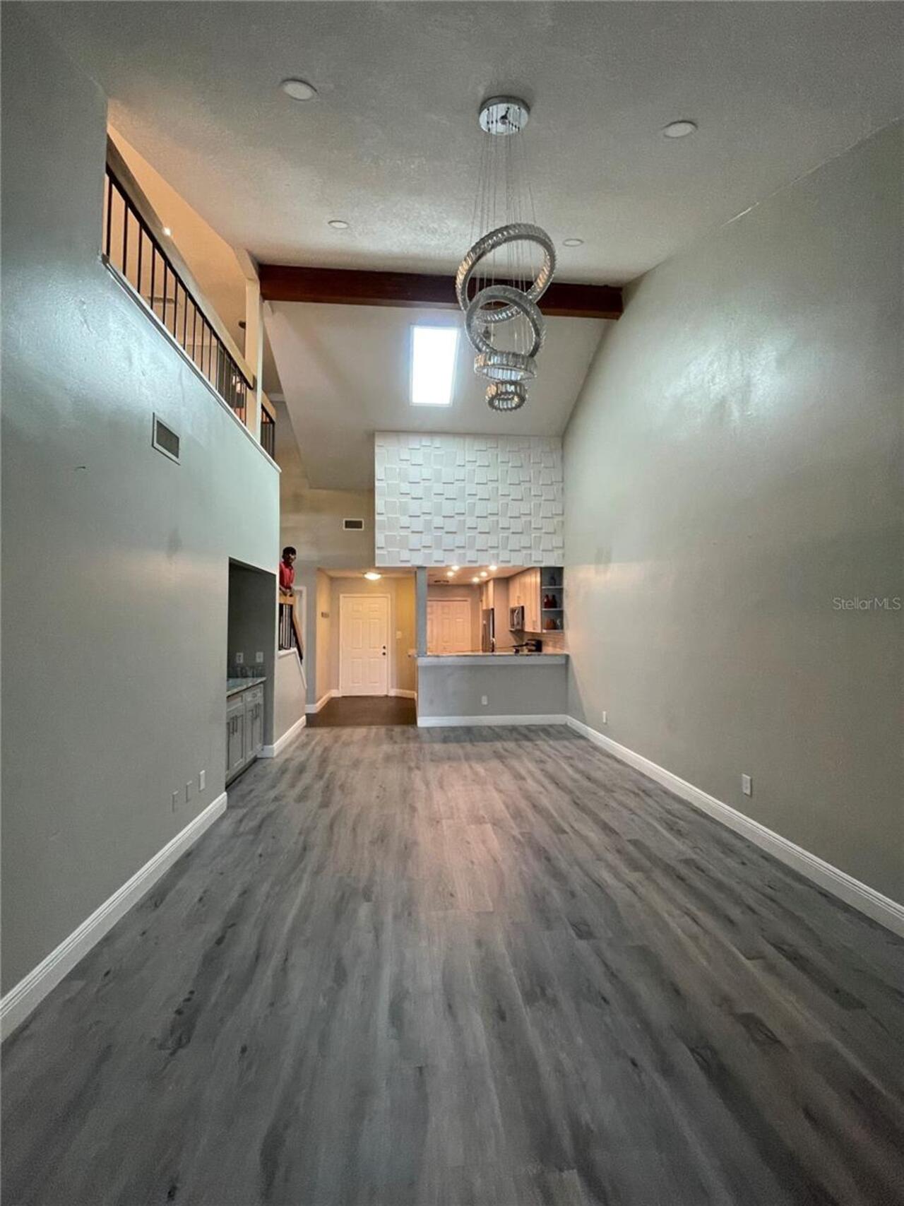 Listing Photo 8