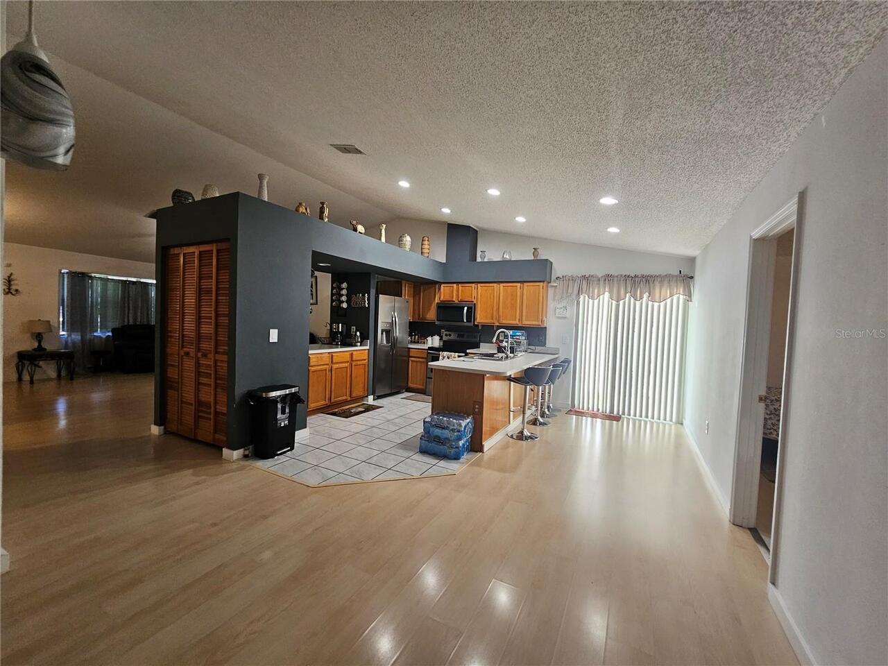 Listing Photo 11