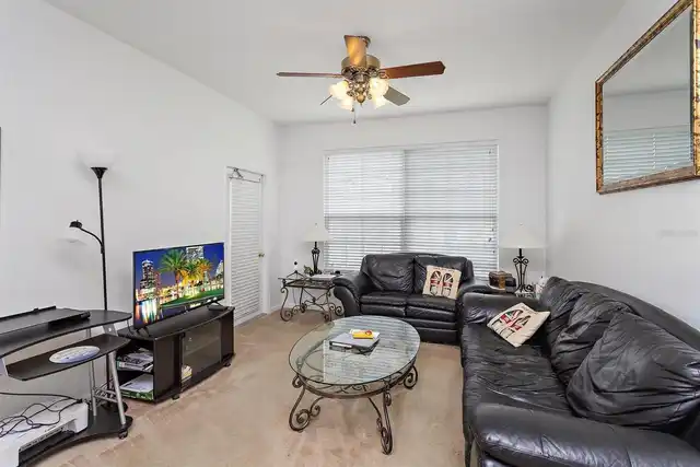 Listing Photo 12