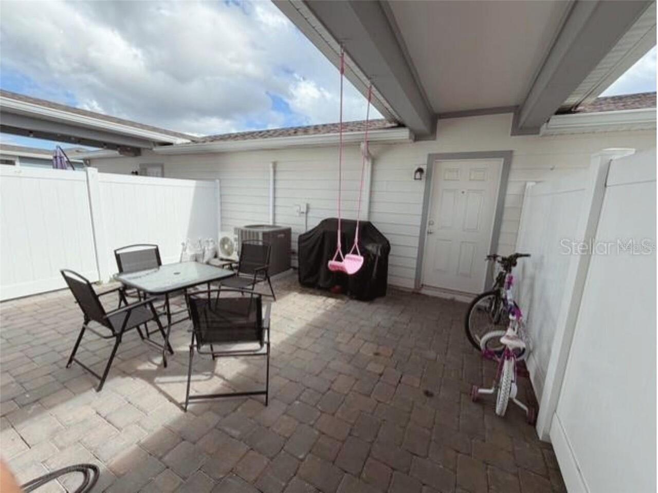 Listing Photo 12