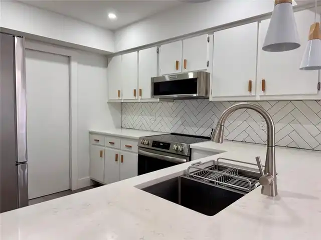 Listing Photo 10