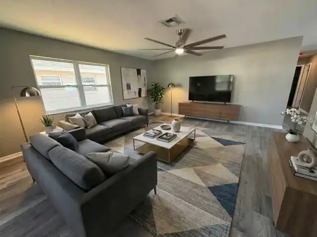 Listing Photo 10