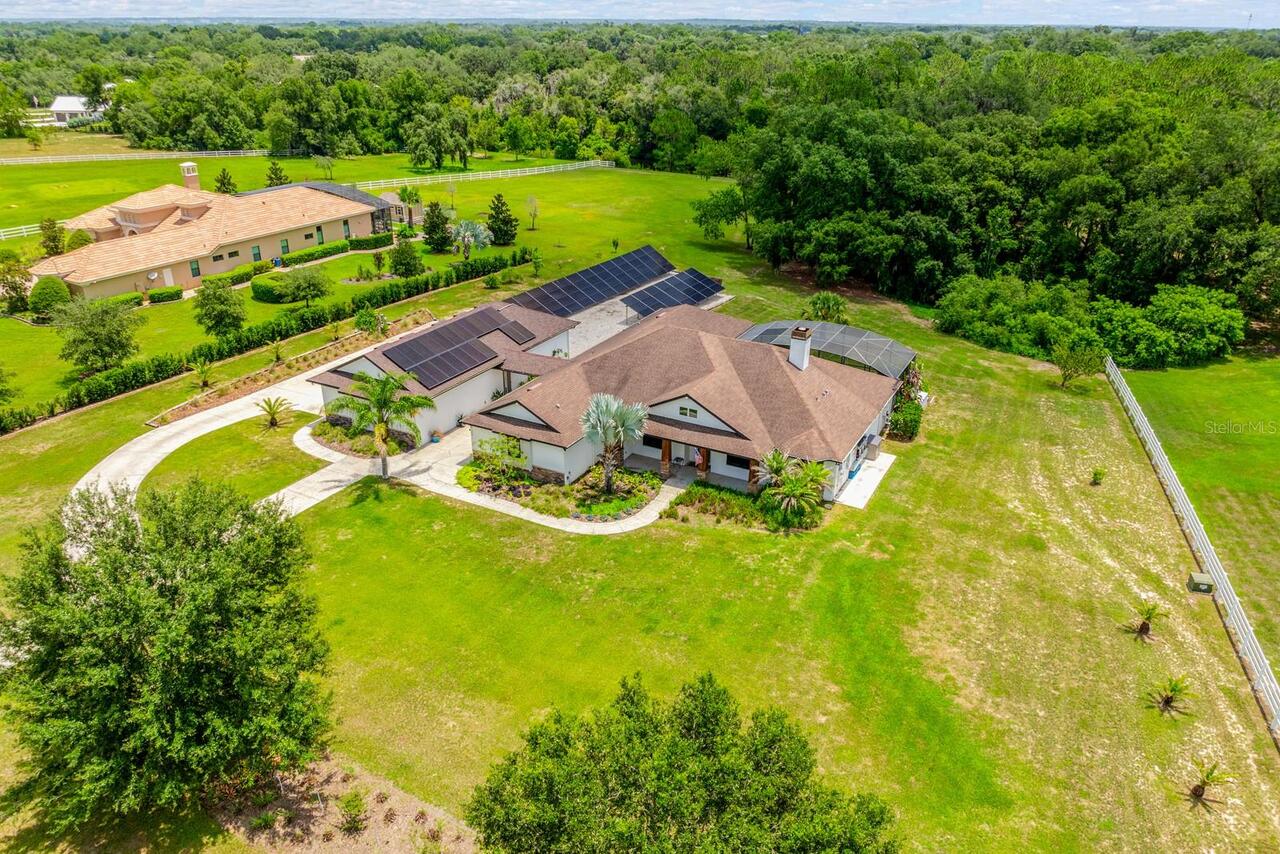 Tavares Real Estate